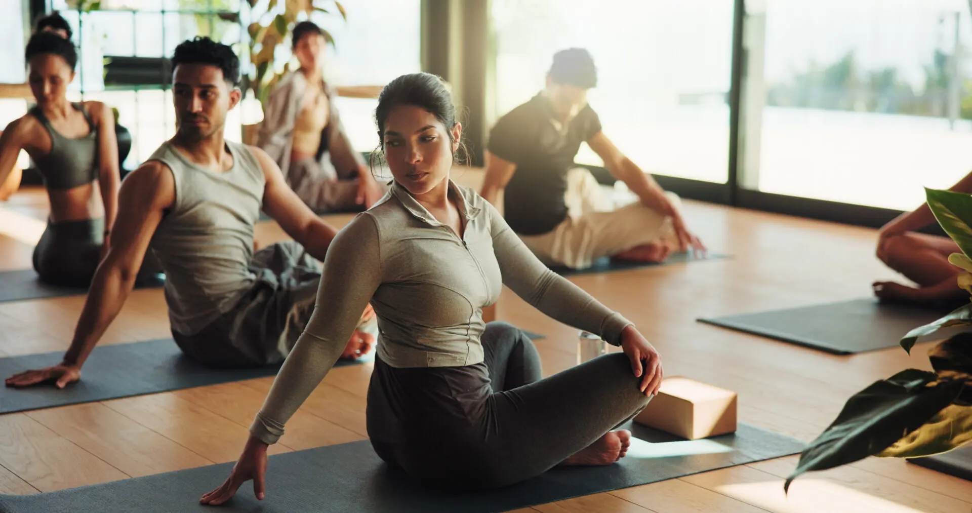 Ashtanga joga dla początkujących: jak wyglądają pierwsze zajęcia?